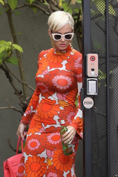 001 212f305f252f3c441