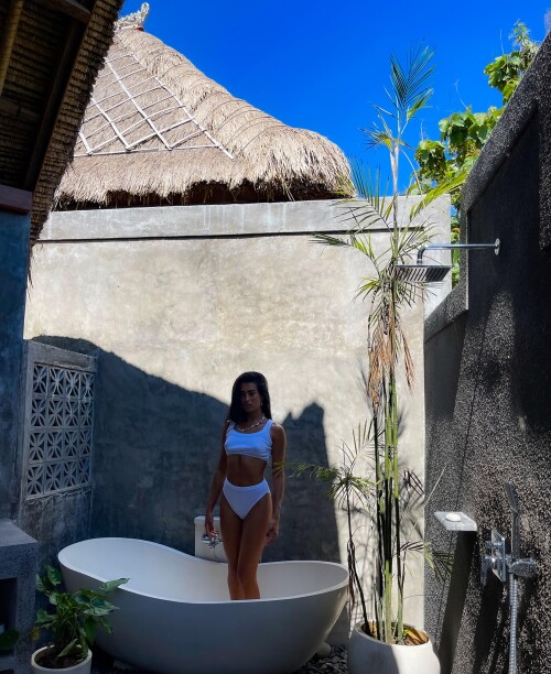 0011a8deca2d1a3bb7e8