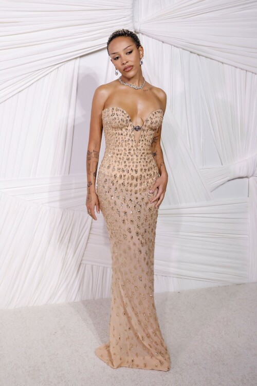 00234 516507598 2174742355 s709c695fa2d0e94f