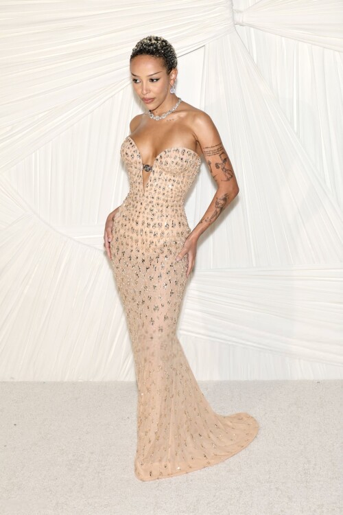 00238 516507612 2174742678 s7078a9af51c4e211