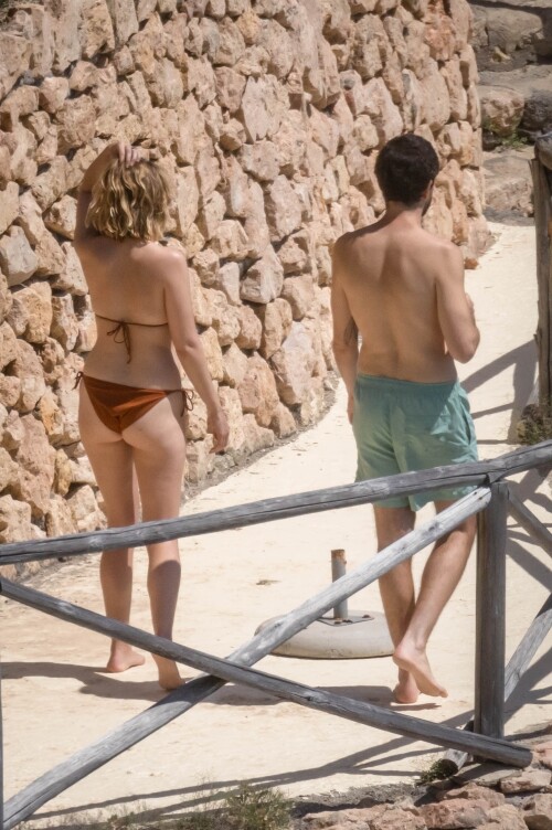 003012557e8d148b70f1