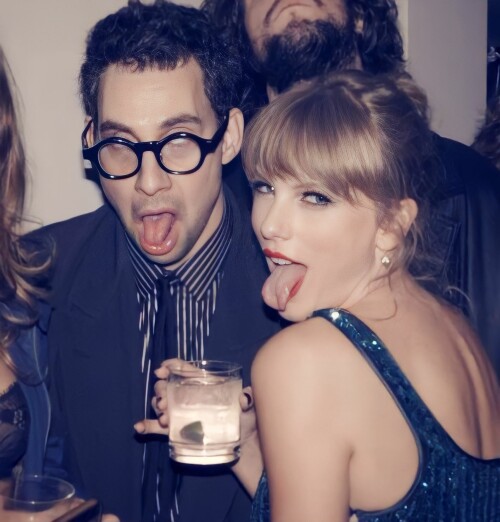 0033C403 5799 4870 ABB6 15685BF50EB3