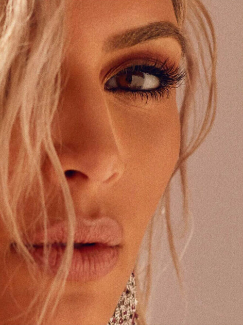 005222274e99d56a8a5b879