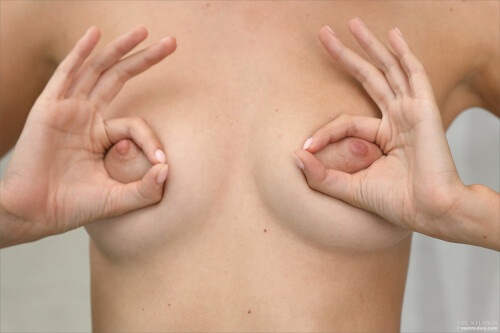 0099b8b5e379933f220b