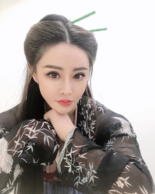 01051 3be2da5590a257301