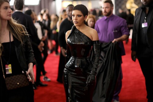 0106154901430 38 doja 39