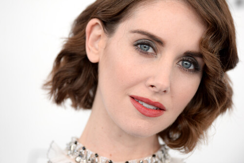 01144 hqcelebcorner 15