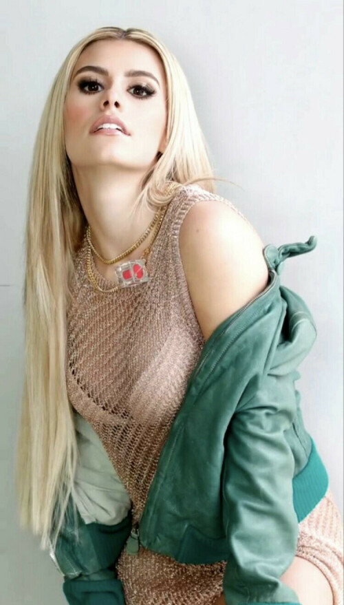 0161FCB7 7EBD 47D4 BCC1 64858EF0C2CF