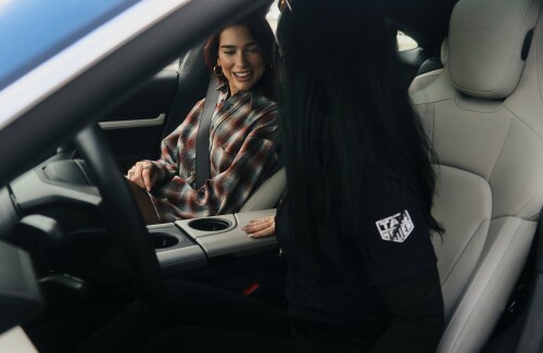01E6F13DB3A94CE9B4C1C2556A16A996 BBF11337E92A42819963AD701EE7F39C discovering porsche with dua lipa 