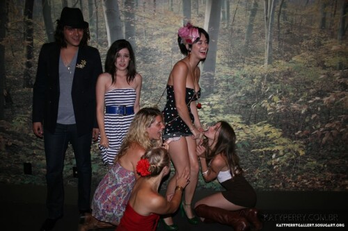 01 289429329355af4274e8a8