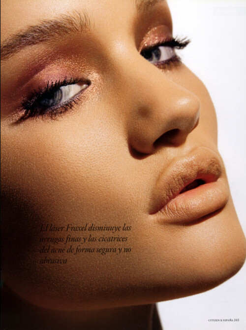 01 Rosie.Huntington Whiteley Citizen.K.SS.200629c80a504f22f03a