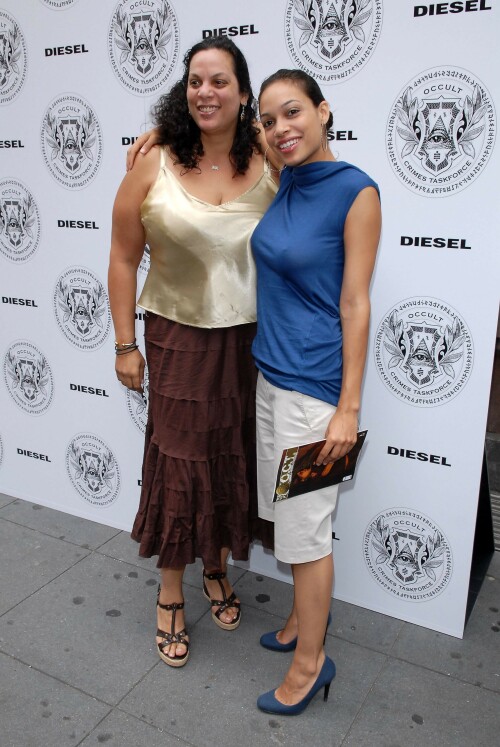 02289 Rosario Dawson Comic Book 05 122 644lo