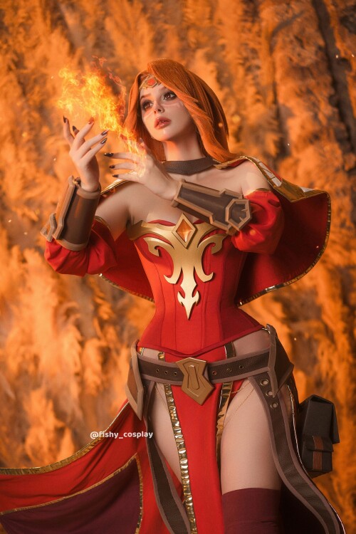 026847 dota.gallery Lina 1 Hero Half body Cosplay View straight Pose stand Fishyf782feda45624c6c