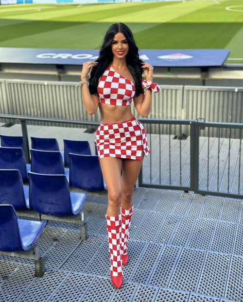 0272504B D932 4193 B135 50444356C765e20f077c46bc93c4