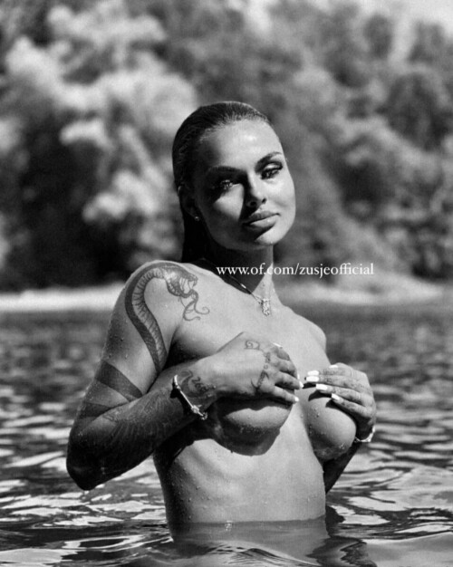 02E21299 973C 4318 90A4 618ABCCFE639