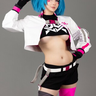 02_Zyla_208fc81ec321935ae826538455b87ffe9