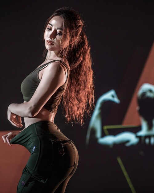 04011 8903e63d7a3b8353b