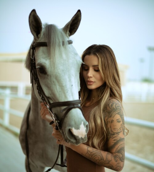 0407F3A1 6317 47C9 AB2C E53F070526E3L0001371636c953b784c6