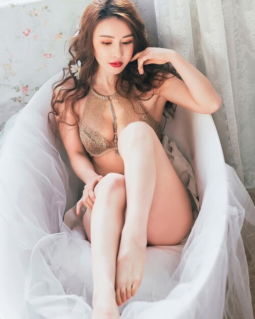 04259 1ea355fe9bf1d3b81