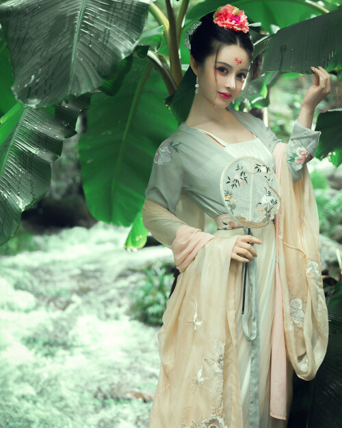 04503 2ec959af5bee3c4b2