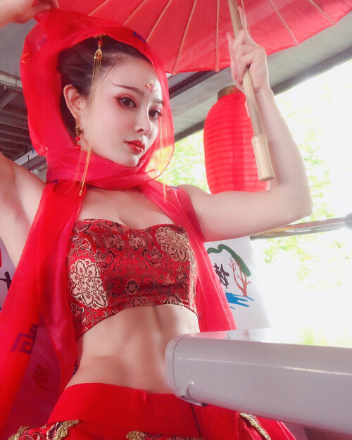 04504 9389b384d01cf8eee