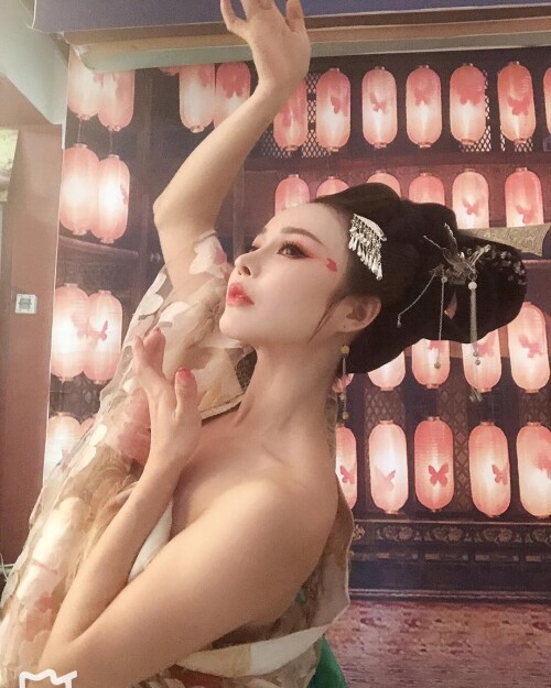 04514 4b1ec32be39480bf7