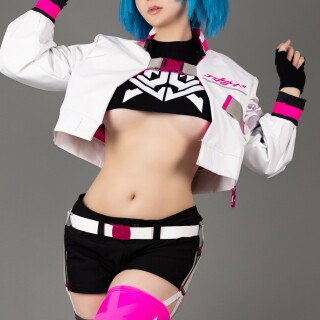 04_Zyla_4dfea58c3f92fad1614903e715943a9c6