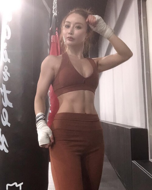 05071 1f7eb06b7704585a4