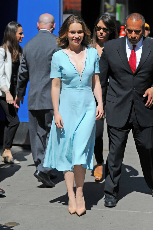 0523 goodmorningamerica outside 081