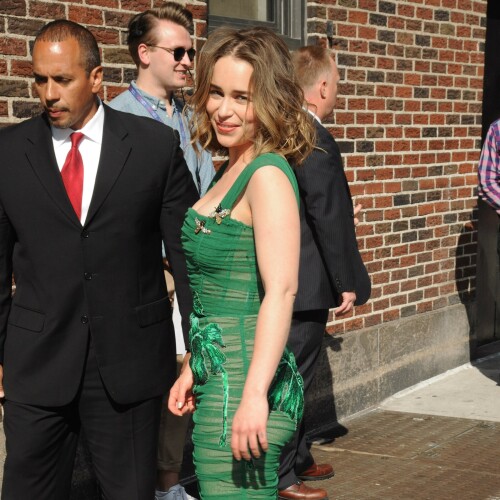 0523 lateshow outside 011