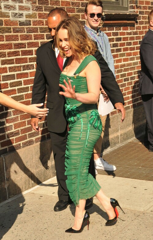 0523 lateshow outside 067