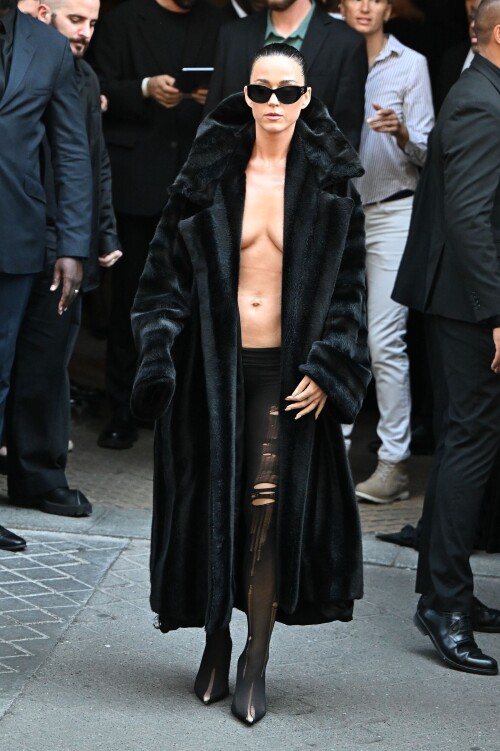 0626 PFW Balenciaga HQ 2 86a1b2a359732d39