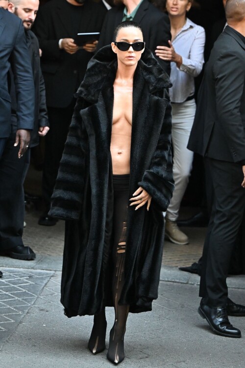 0626 PFW Balenciaga MQ 13 9f0b3ac217d8e7ff