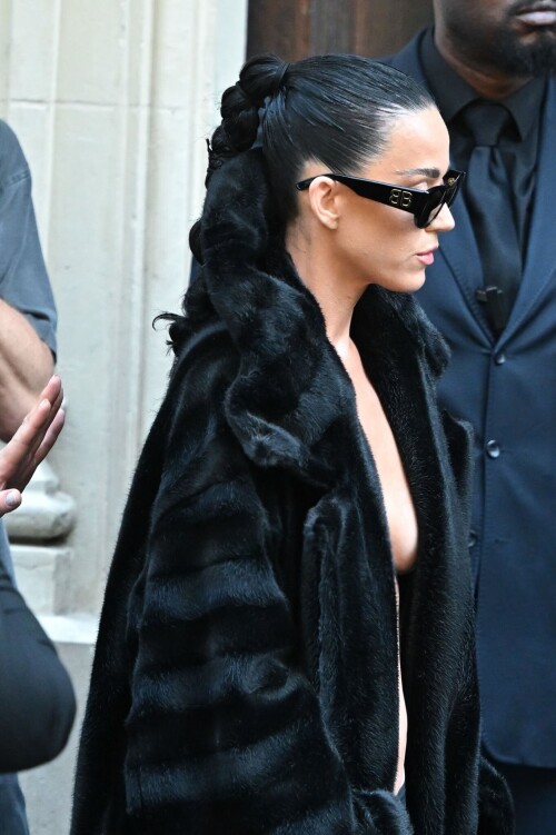 0626 PFW Balenciaga MQ 27 4a46a8e4e9f9eb24