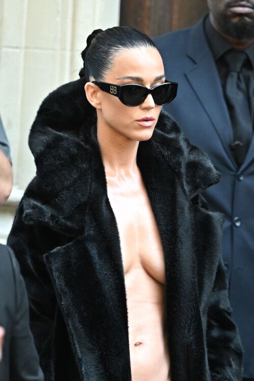 0626 PFW Balenciaga MQ 7 6d8d3b8dd3a77346