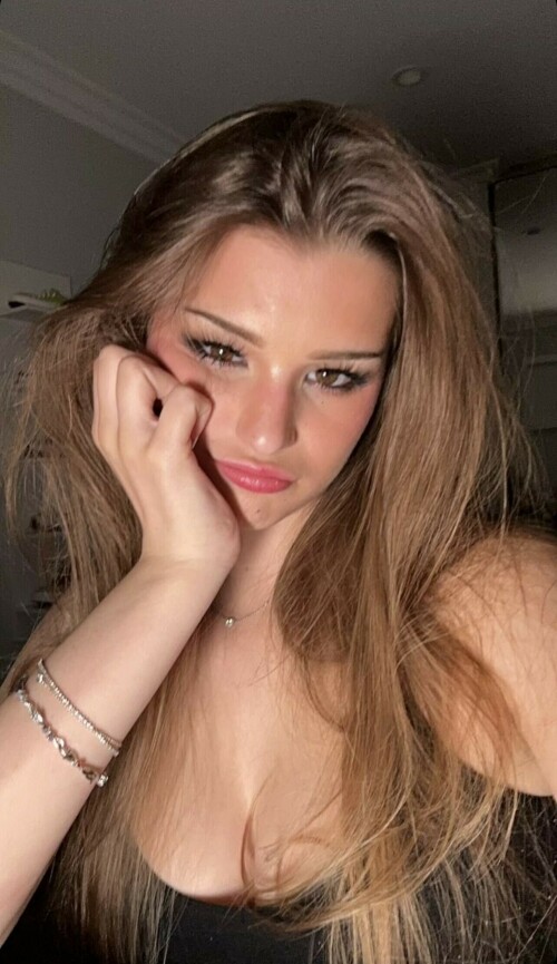 06E2E4DF F878 4B40 80B8 2E4F367A1644