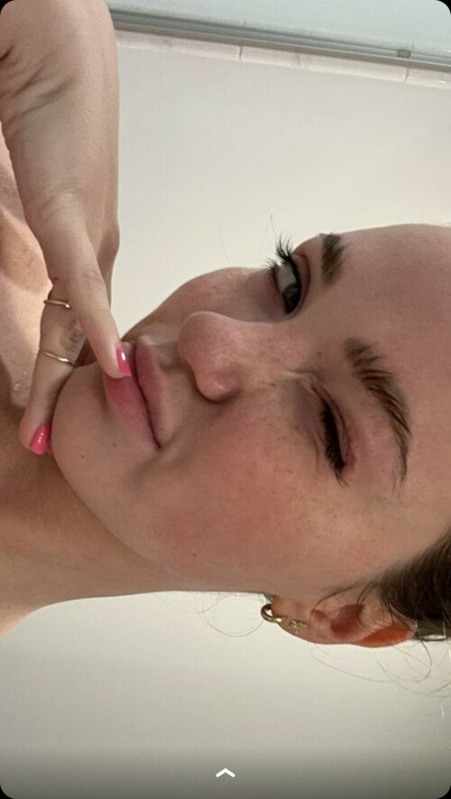 07B74DBB 7BE1 428A 9834 FB738999F805