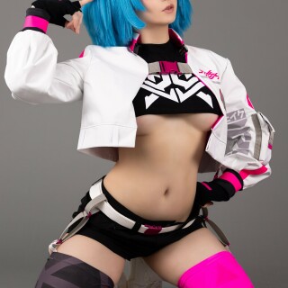 07_Zyla_7c82879f41046947b391658ea6c35a884