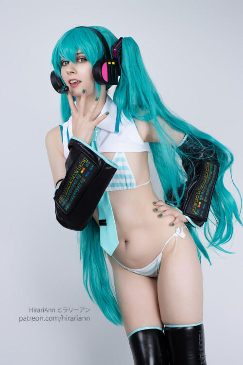 090_hatsune_miku_bikini_hirariann_27bcda83702539ecdc.jpeg