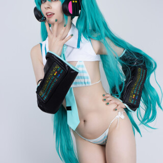090_hatsune_miku_bikini_hirariann_27bcda83702539ecdc