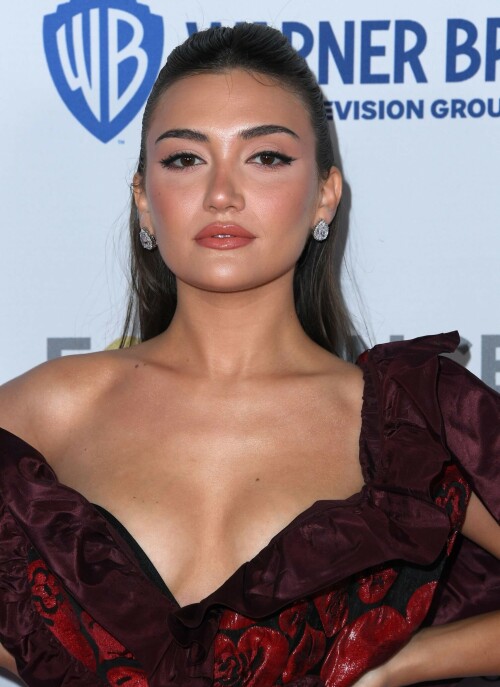 0912082326458_18_daniela-19