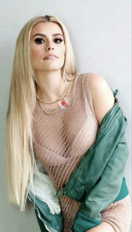 09BD5AE6 EC90 45F9 8C3E EE6EA2BCAB44