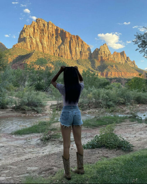 0FDD9779 B5FF 4E50 821F 606A30441A2E