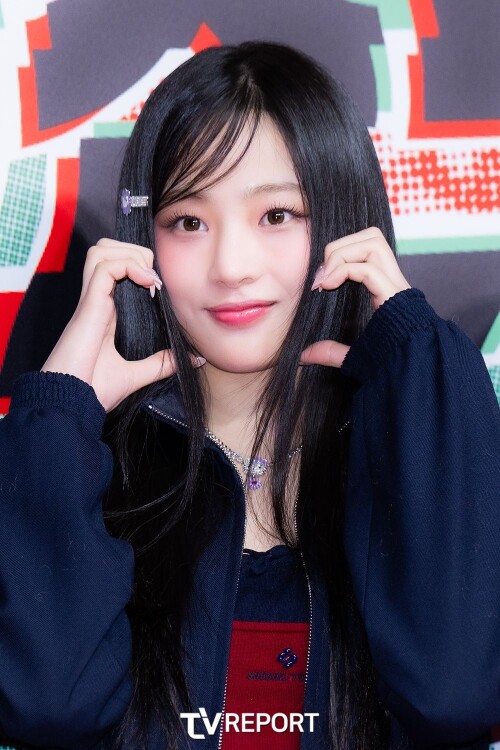 0a8b126d 3be2 4e1f b4ae 6d948e9f1361b2aab3aa379b8381