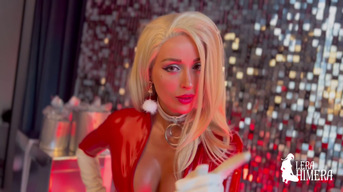 1-Lady-Santa-in-latex5e13e0c3f07e1ea0