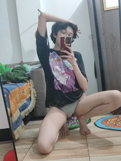 1 i feel like i got a lil chonky cos ive been eating take out the18cc6f12e2e91ff1
