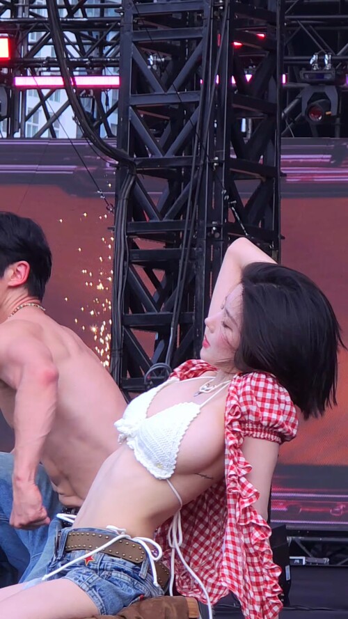 1.42MB 1701155ec5188dd0376aee