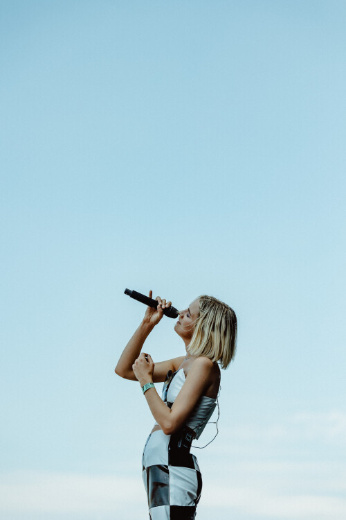 1.Dagny socials 9ccfadbf4ebb47813