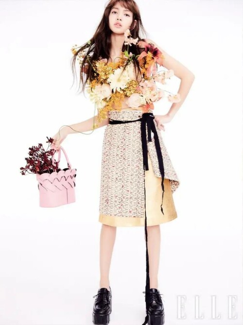 10 HQ Photos BLACKPINK Lisa ELLE Korea Magazine February 2020 Issue