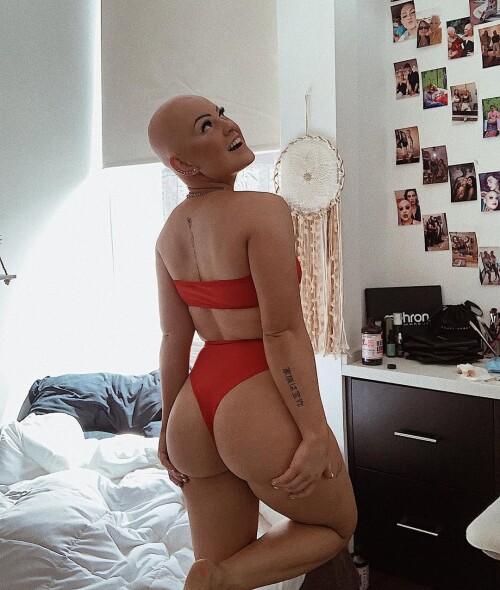 10 to anyone who know what my back tattoo says 6923435af05d90e7